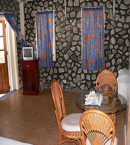 Kings Landing Hotel Cliftons Екстериор снимка