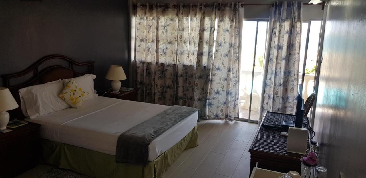 Kings Landing Hotel Cliftons Екстериор снимка
